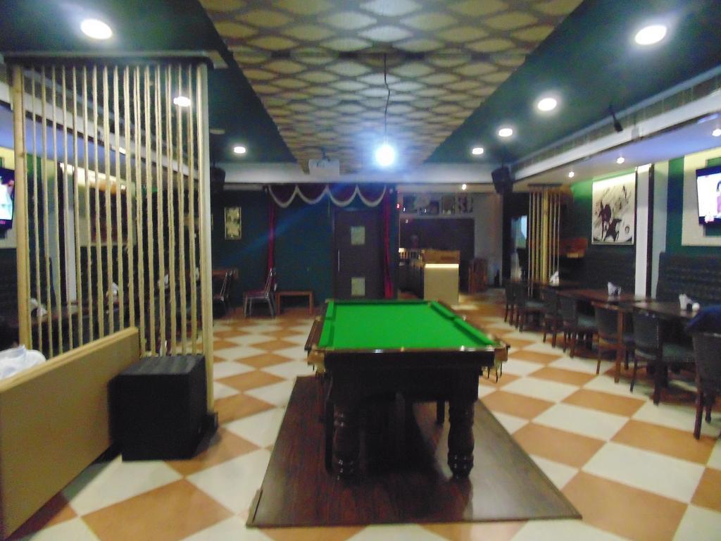 Hotel Srm Grands Ченай Екстериор снимка